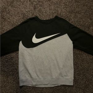 I’m selling 3 items in total. All together NOT separate.